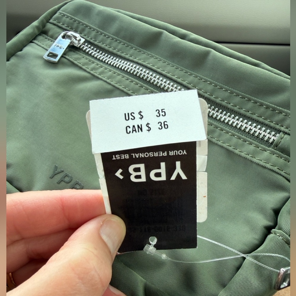NWT, YPB
Abercrombie YPB Belt Crossbody Bag Mesh Active Fanny Pack Sage Green